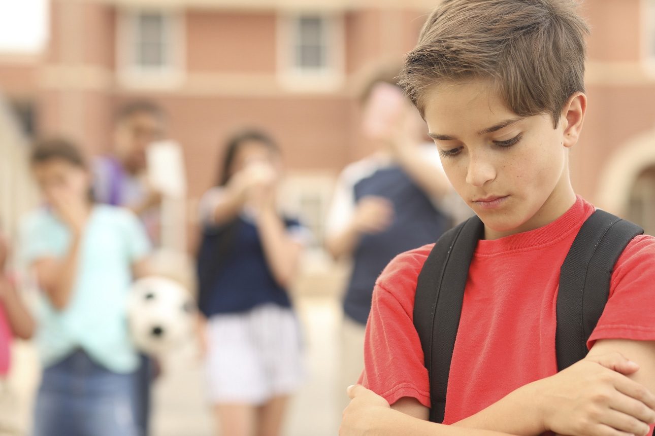 Image symbole d'un cas de harcèlement scolaire et d'humiliation d'un enfant