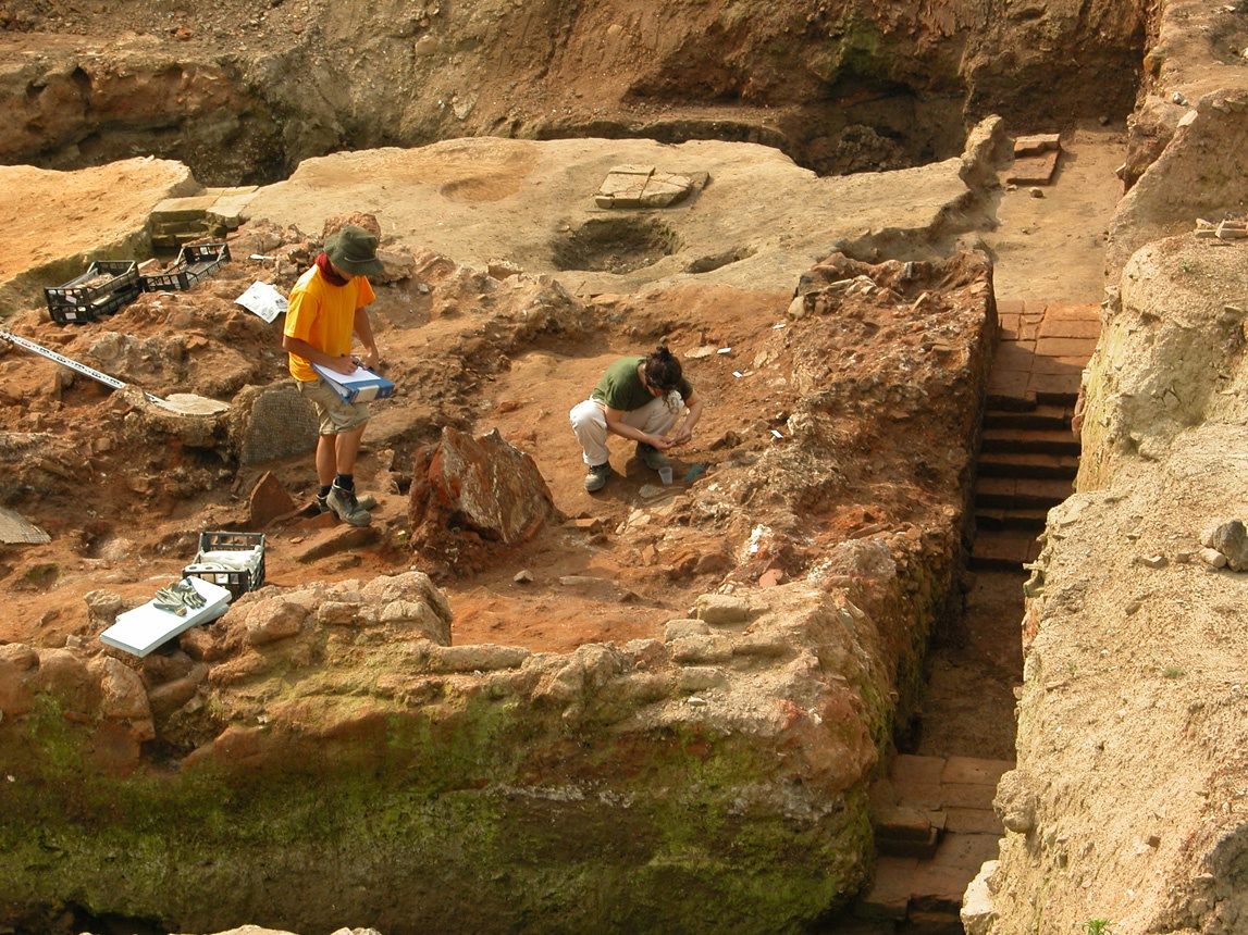 Chantier de fouilles archéologiques