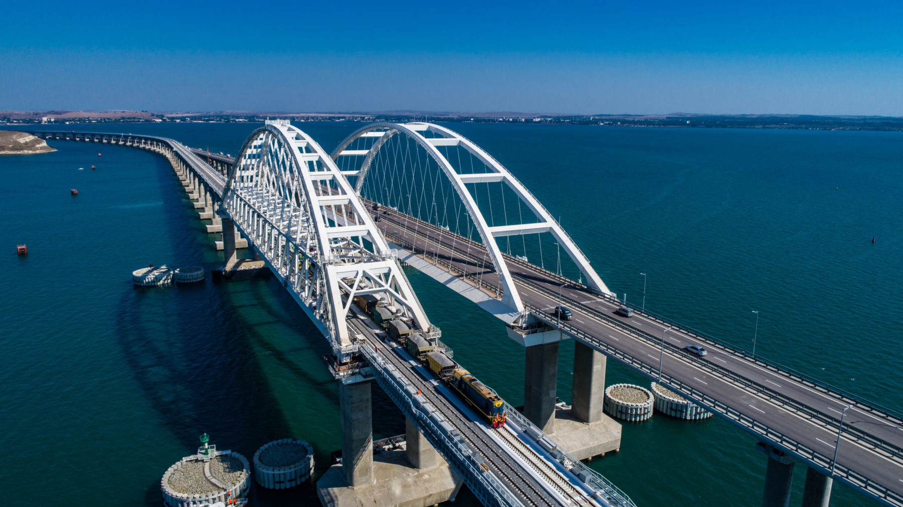 Le pont de Crimée, symbole de puissance pour Moscou mais d’occupation pour Kiev.