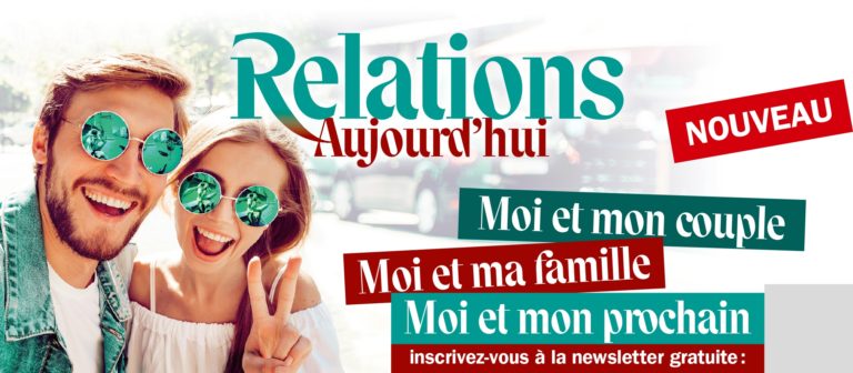 Un jeune couple aux lunettes de soleil avec une invitation à s'abonner à la newsletter Relations Aujourd'hui