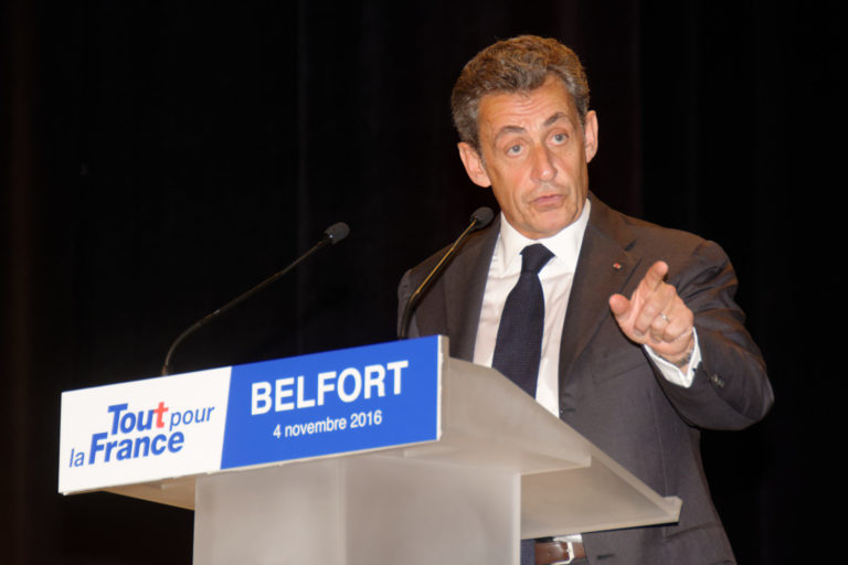 Le président du parti "Les Républicains" et ancien président français Nicolas Sarkozy, en meeting à la Maison du Peuple de Belfort, dans le cadre de l'élection primaire ouverte de la droite et du centre qui a eu lieu les 20 et 27 novembre 2016.