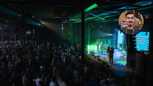 L’après-midi, le groupe EXO au complet a conduit One’ dans un temps de louange.