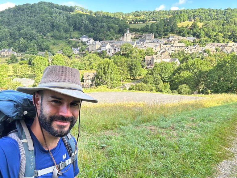 Samuel sur un chemin de Compostelle