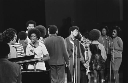 “Oh Happy Day” est un chant gospel célèbre. Mais quel est son vrai sens spirituel? Une plongée dans ses paroles sur le salut et la foi chrétienne.