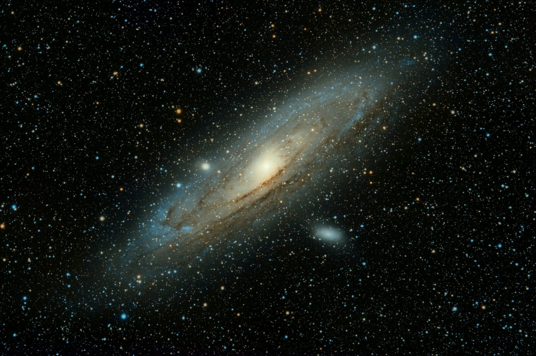 La galaxie d’Andromède, située à environ 2,55 millions d’années-lumière de notre système solaire.