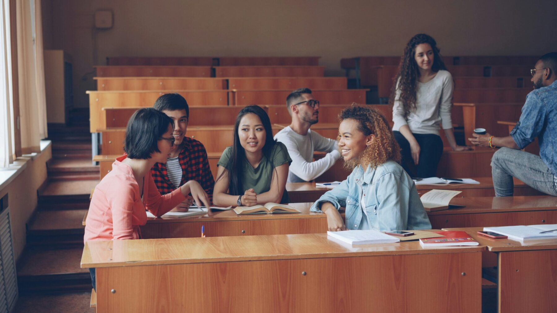 Groupe d'étudiants en formation, illustration de la mutation des formations chrétiennes