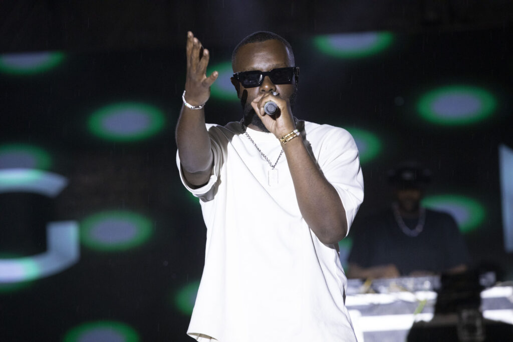 Maitre Gims au FEMUA 16 à Abidjan en 2024.