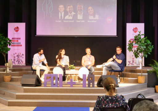 Panel d'intervenants lors de la journée Foi + IA à Grenoble