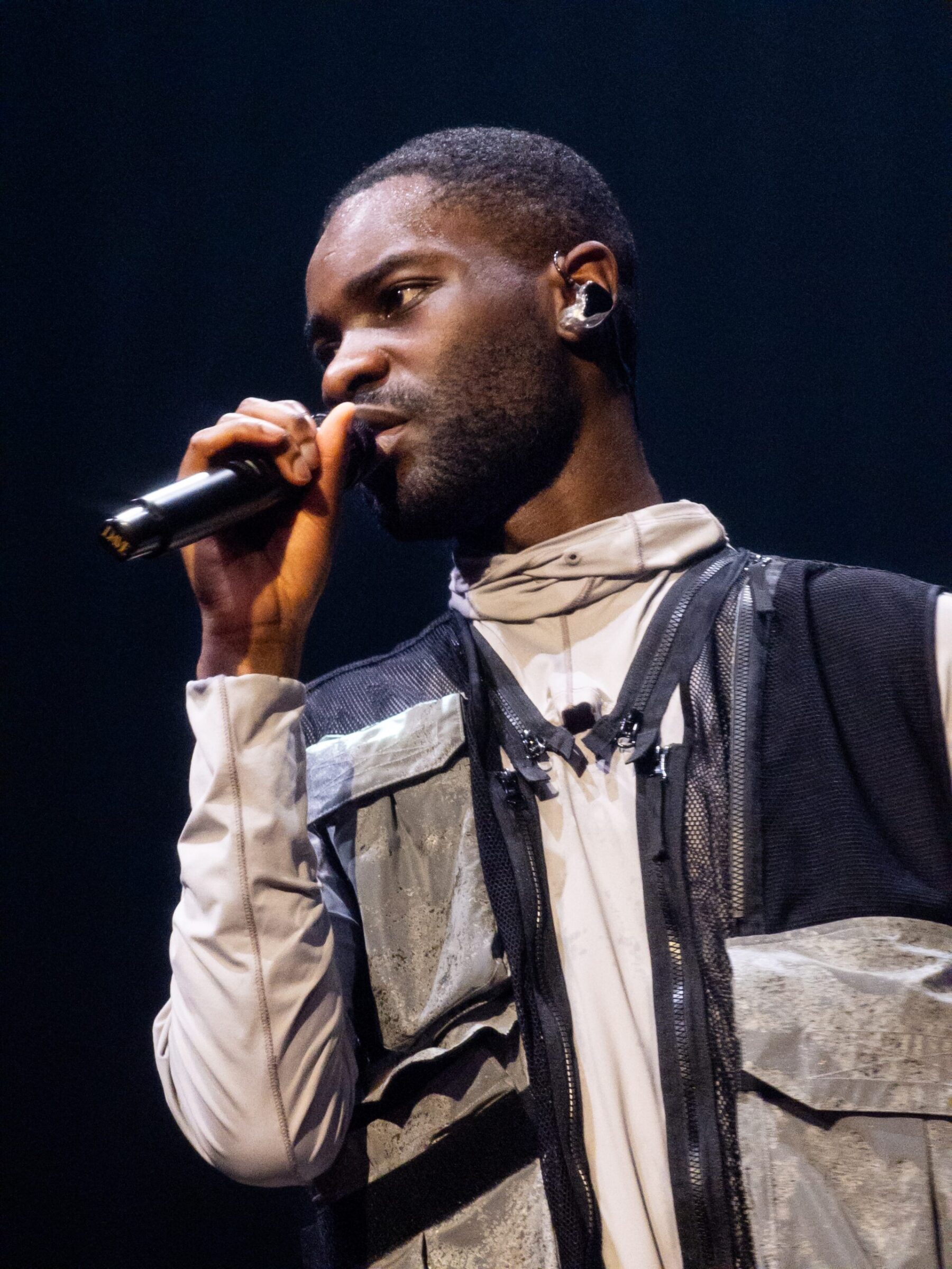 Dave ou Santan Dave, de son vrai nom David Omoregie, né le 5 juin 1998 à Londres (Royaume-Uni), est un rappeur, chanteur et acteur britannique.