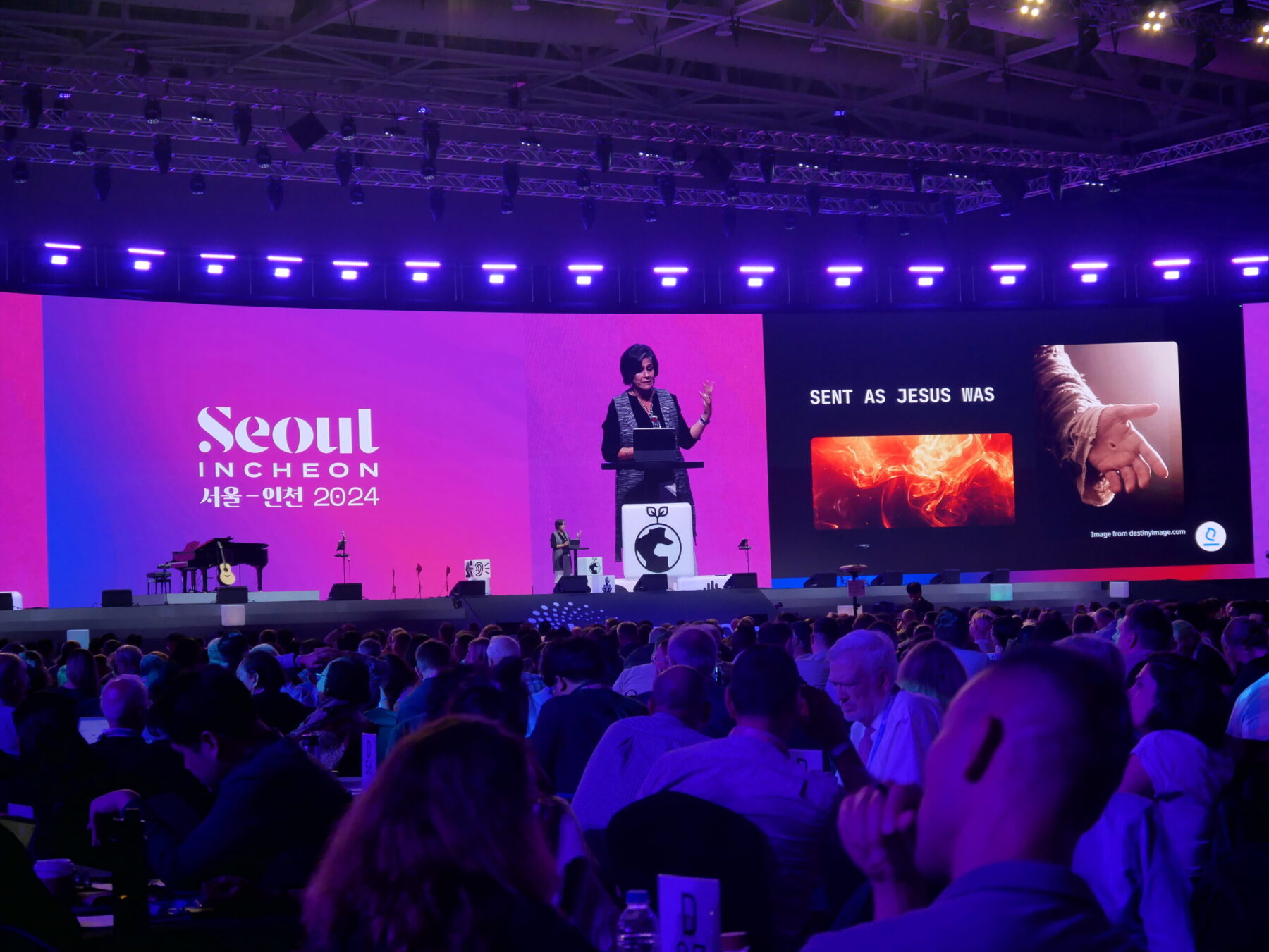 Une oratrice s'exprime lors du Congrès de Lausanne, à Séoul-Incheon, en 2024