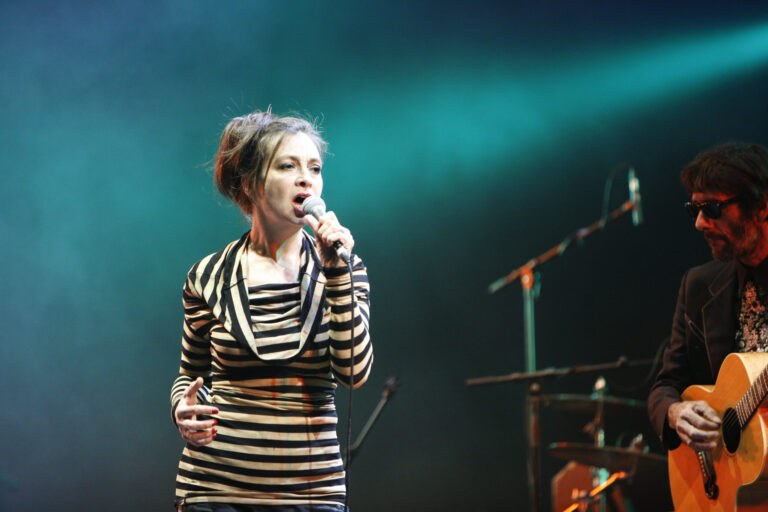 Catherine Ringer et Fred Chichin, des Rita Mitsouko, sur scène aux Eurockéennes de 2007